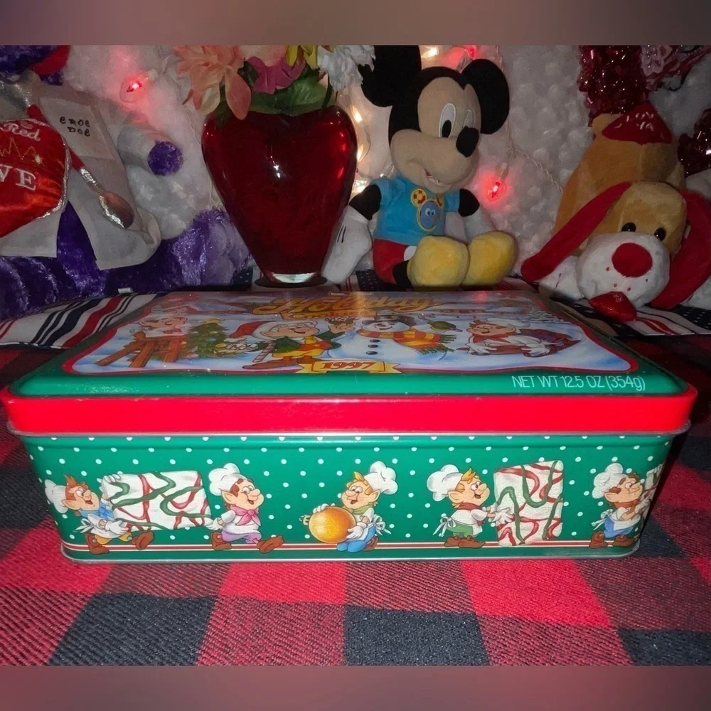 KEEBLER Vintage Holiday Cookies Tin 8 X 6 X 2